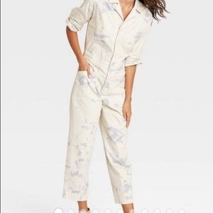 Universal threads size 04 exclusive to Target